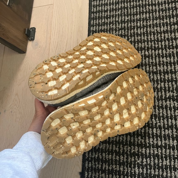 Adidas pureboost size 5.5, fits like 7.5 - Picture 3 of 4